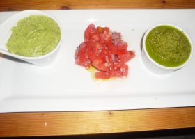 Grüner Olivenaufstrich