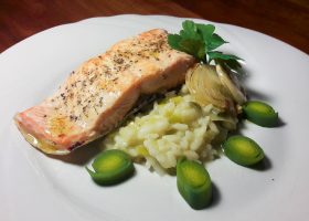 Gebratener Lachs mit Lauchrisotto