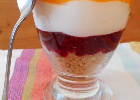 Mango-Joghurt-Himbeerdessert