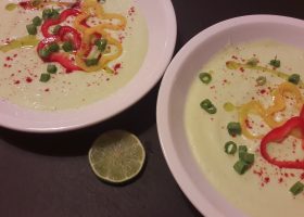 Kalte Avocado-Gurken-Suppe
